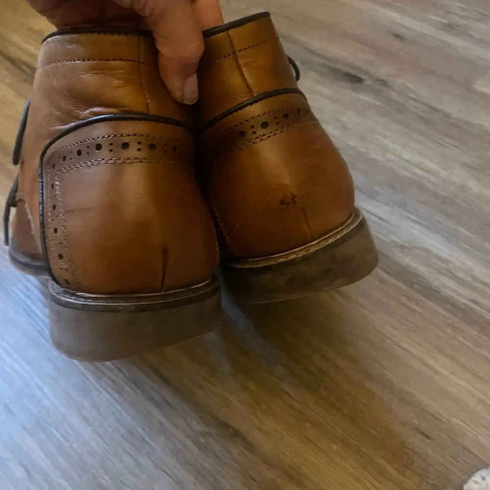 Steve Madden Brown Tan Leather Chukka Boots
